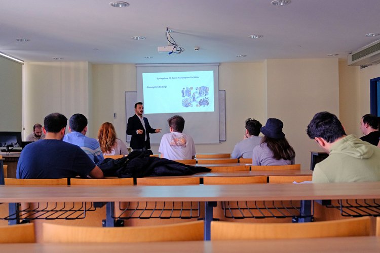 "Diploma ve Sonrası: Sektörde Sizi ne Bekliyor?" Semineri