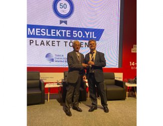 Prof. Dr. Mehmet Oruç Bilgiç’e Meslekte 50. Yıl Plaketi
