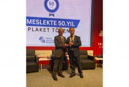 Prof. Dr. Mehmet Oruç Bilgiç’e Meslekte 50. Yıl Plaketi